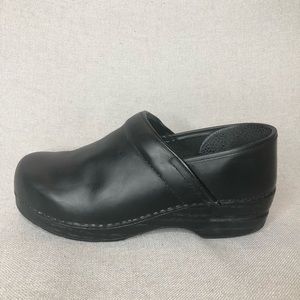 Black Dansko clogs, size 41